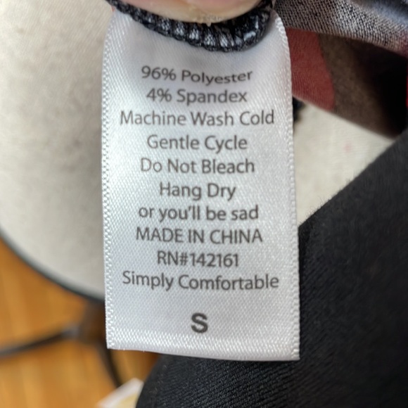 Clearance LuLaRoe Randy t-shirt Sm - Picture 5 of 5